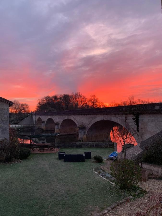 La Rive Chambre D Hotes The Riverside Retreat Jarnac Esterno foto